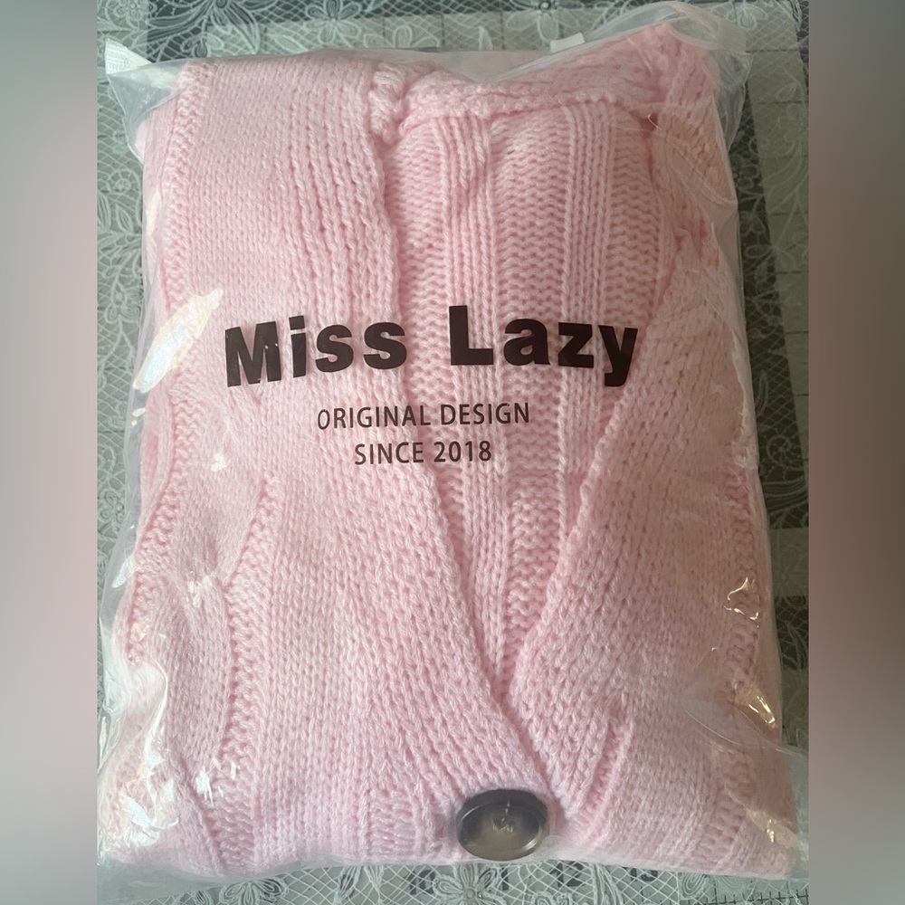 Pink Cable Knit Cardigan - Picture 4 of 4